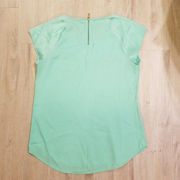 Express shirt with back zipper - Picture 2 of 3